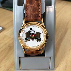 Disney Mickey Mouse Watch "Big M" Character Watch